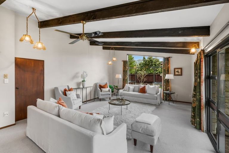 Photo of property in 30 Kingham Place, Avonhead, Christchurch, 8042