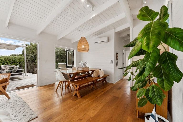 Photo of property in 25 Esme Grove, Omaha, 0986