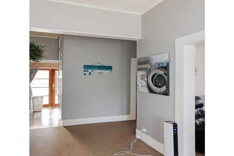 Photo of property in 66 Queen Street West, Levin, 5510