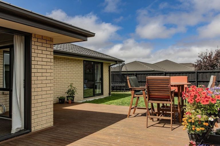 Photo of property in 108 Shillingford Boulevard, Rolleston, 7615
