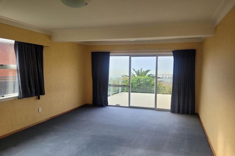 Photo of property in 6b Scott Street, Moturoa, New Plymouth, 4310