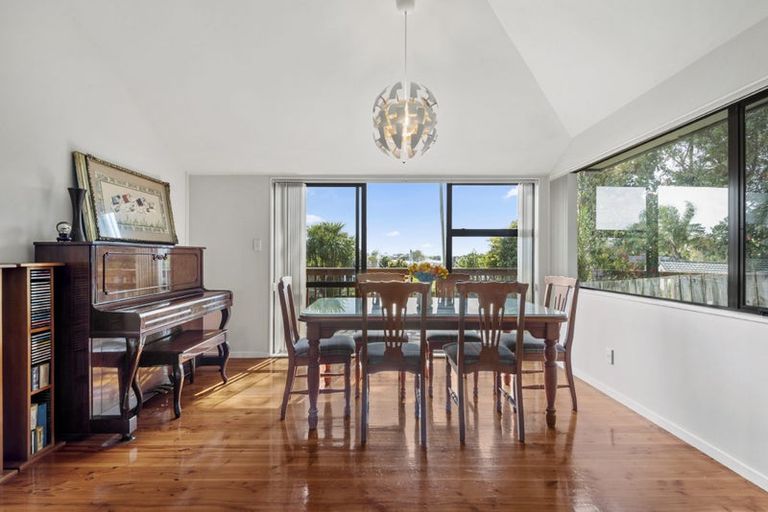 Photo of property in 181 Carlisle Road, Northcross, Auckland, 0632