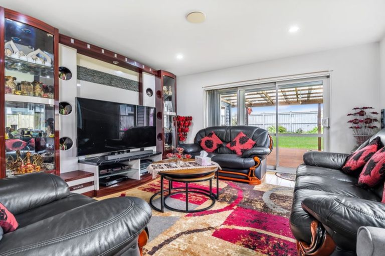 Photo of property in 33 Pickaberry Avenue, Karaka, Papakura, 2113