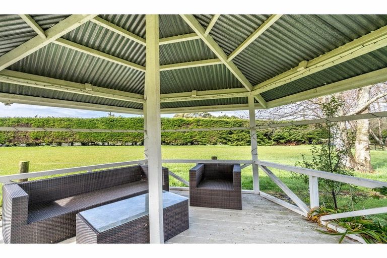 Photo of property in 35 Simon Road, Myross Bush, Invercargill, 9872