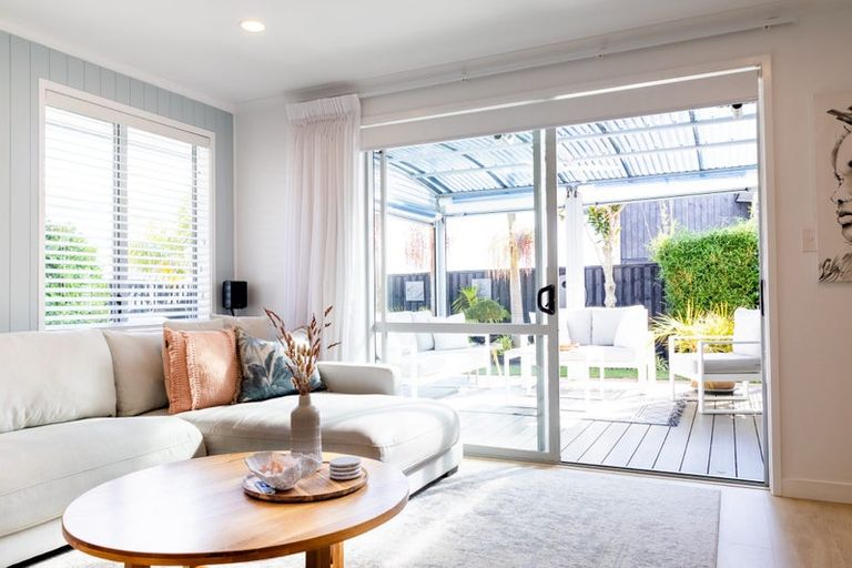 Photo of property in 5 Kihi Place, Ruakaka, 0116