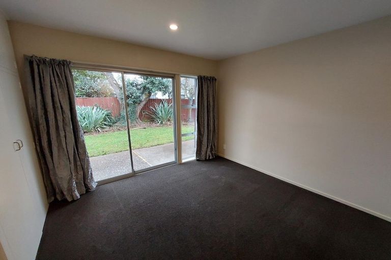 Photo of property in 21 Glenside Avenue, Ilam, Christchurch, 8041