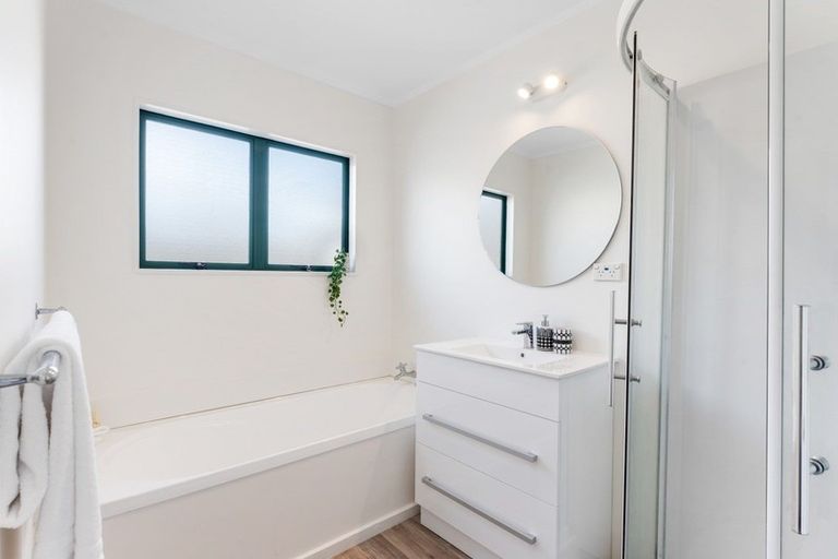 Photo of property in 2/3 Dover Road, Wainuiomata, Lower Hutt, 5014