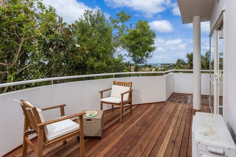 Photo of property in 8 Caversham Drive, Torbay, Auckland, 0630