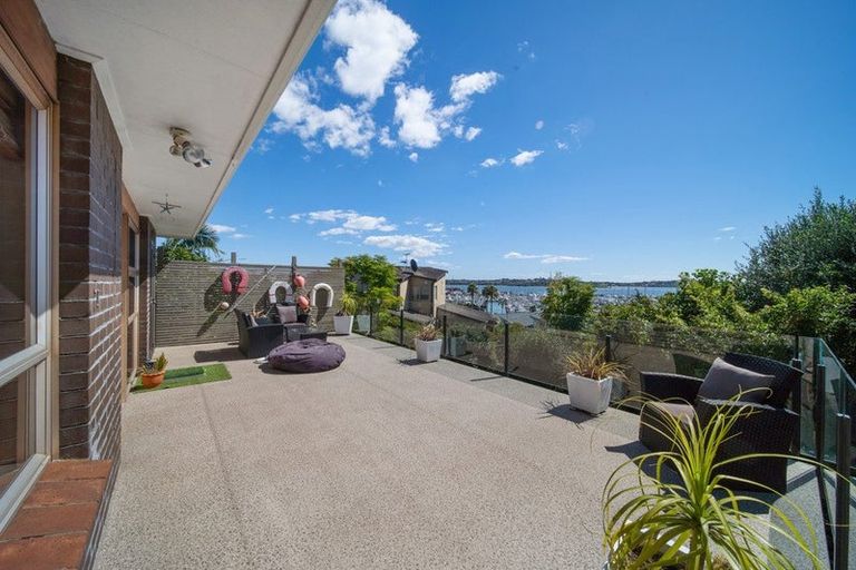 Photo of property in 2/89 Takutai Avenue, Half Moon Bay, Auckland, 2012