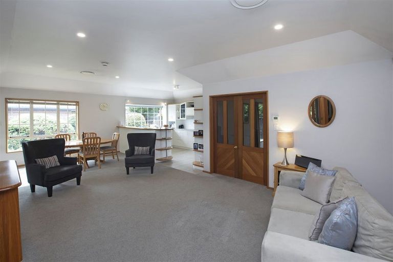 Photo of property in 10 Tavistock Place, Russley, Christchurch, 8042