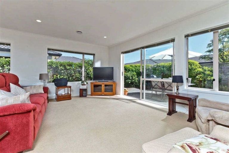 Photo of property in 2/14 Milton Road, Orewa, 0931