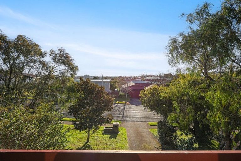 Photo of property in 42 Murvale Drive, Bucklands Beach, Auckland, 2014
