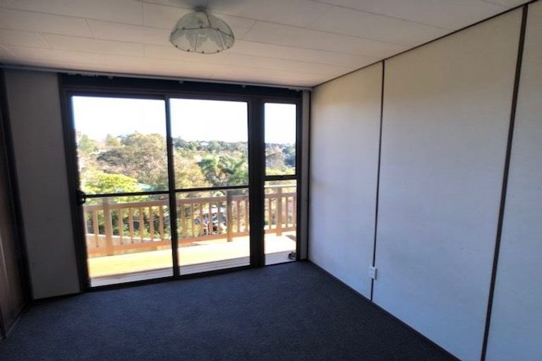 Photo of property in 213a Golf Road, Titirangi, Auckland, 0604