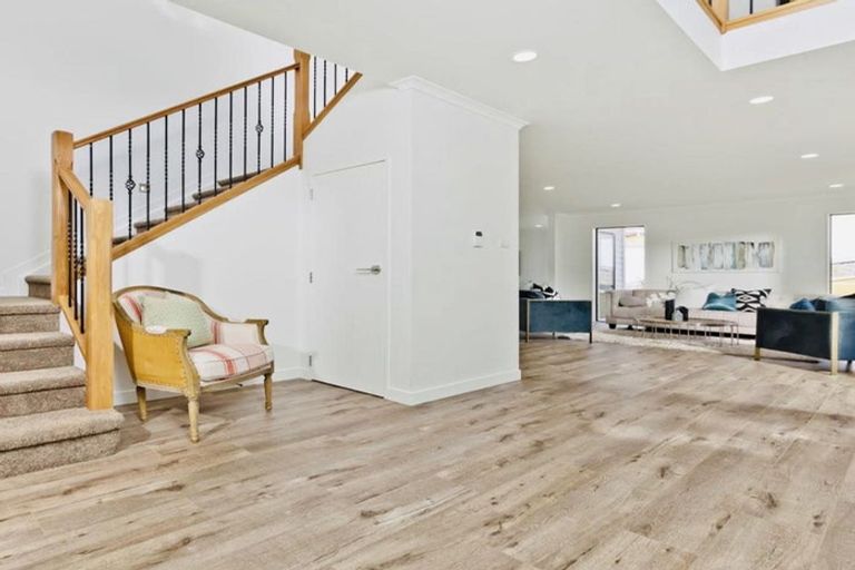 Photo of property in 15 Para Close, Fairview Heights, Auckland, 0632