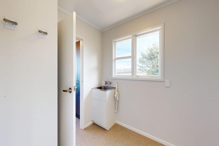 Photo of property in 21 Akaroa Drive, Maupuia, Wellington, 6022