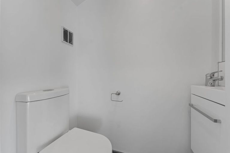 Photo of property in 7 Eileen Newey Place, Henderson, Auckland, 0612