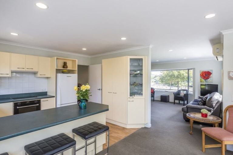 Photo of property in 1 Jeannie Way, Waikanae Beach, Waikanae, 5036