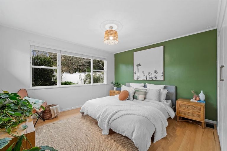 Photo of property in 1/17 Arosa Place, Forrest Hill, Auckland, 0620