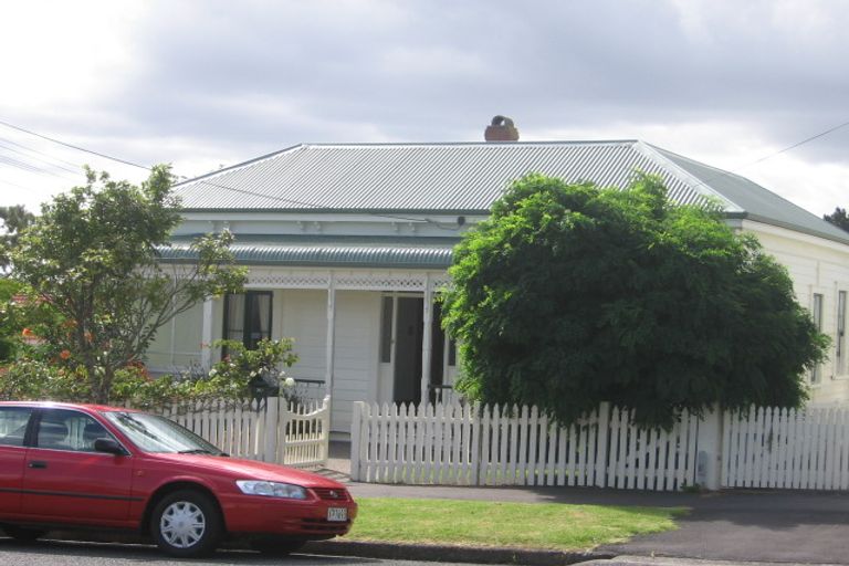 Photo of property in 30 Abbotsford Terrace, Devonport, Auckland, 0624