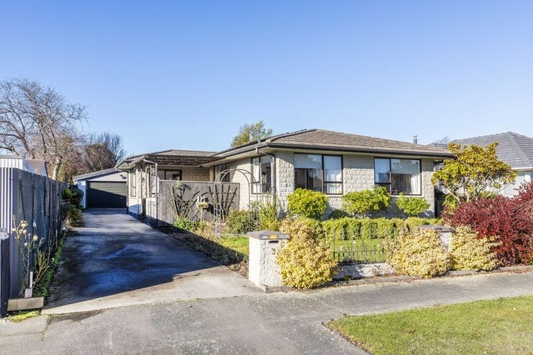 Photo of property in 3 Clipper Place, Redwood, Christchurch, 8051