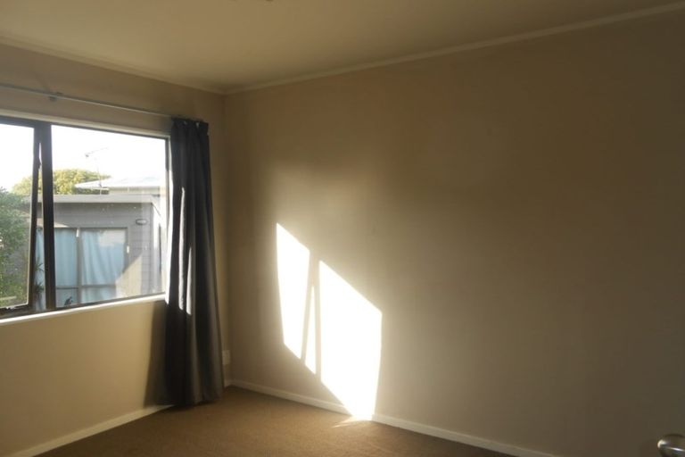 Photo of property in 3/106 Shifnal Drive, Randwick Park, Auckland, 2105