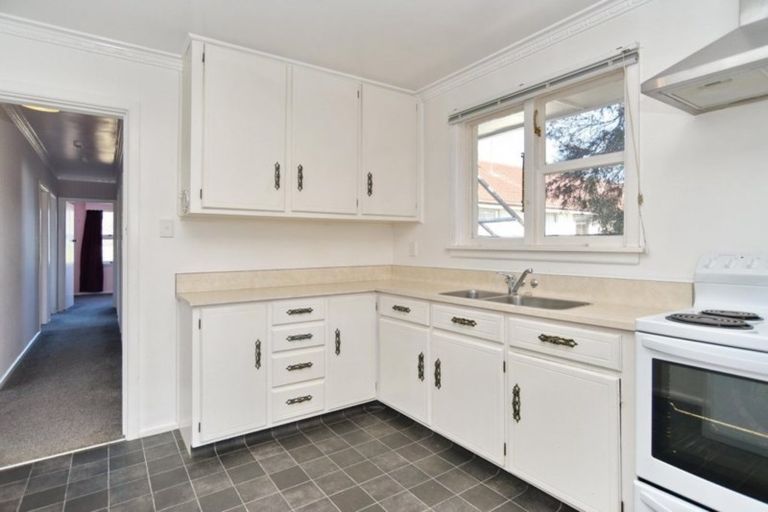 Photo of property in 80 Pacific Road, North New Brighton, Christchurch, 8083