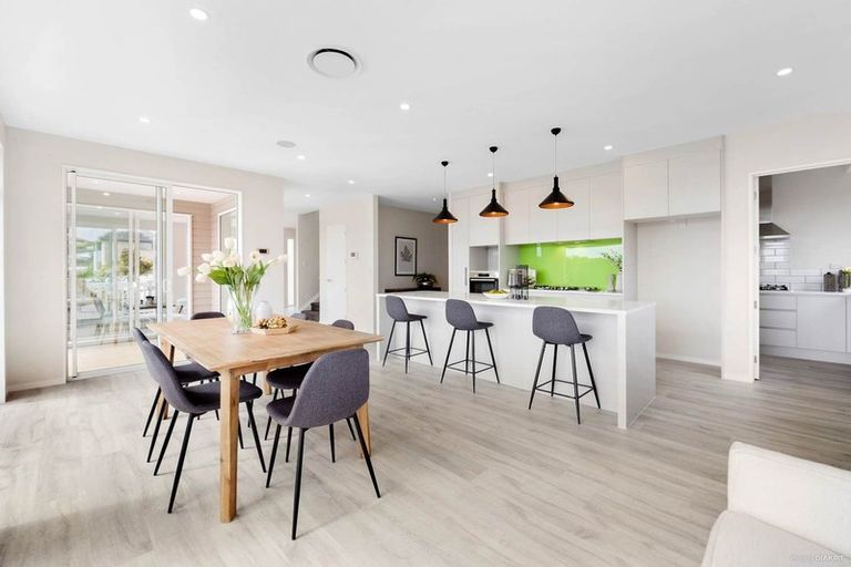 Photo of property in 9 Fern Court, Orewa, 0931