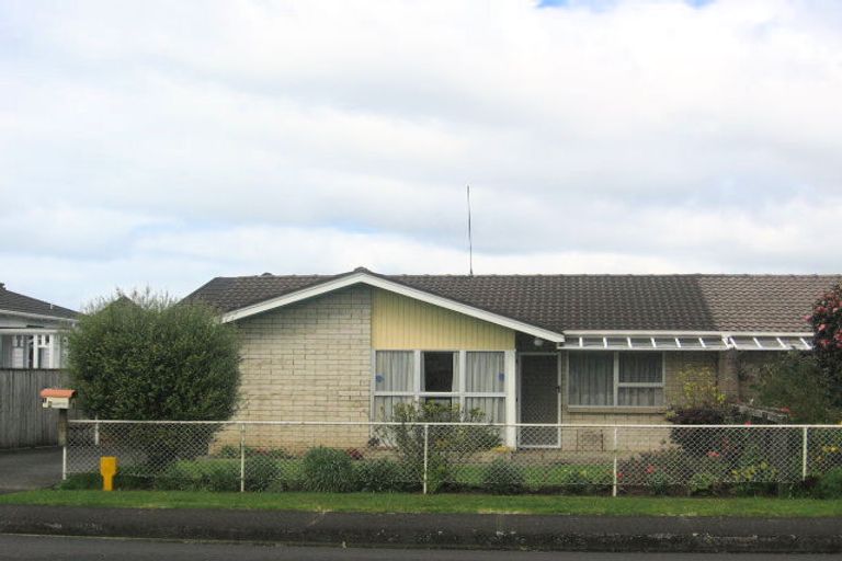 Photo of property in 2 Mair Street, Regent, Whangarei, 0112