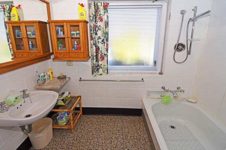 Photo of property in 17 Queen Alexandra Street, Lansdowne, Masterton, 5810