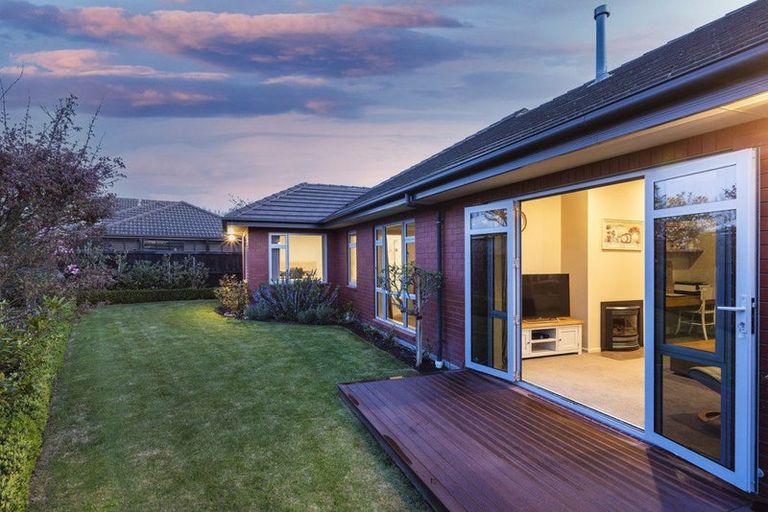 Photo of property in 21 Mistral Road, Northwood, Christchurch, 8051