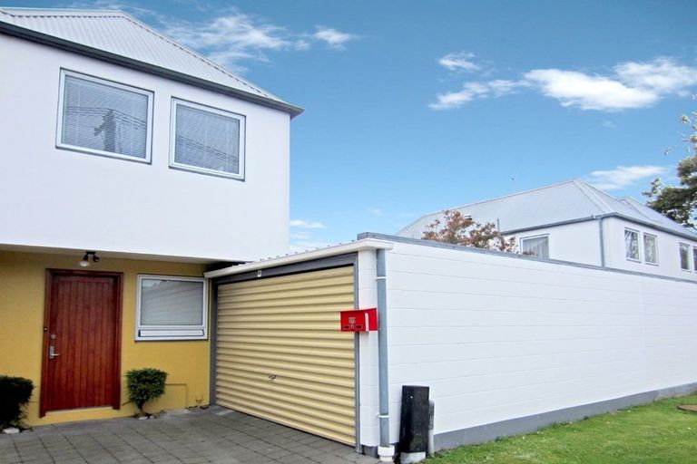 Photo of property in 2/511 Durham Street North, St Albans, Christchurch, 8014