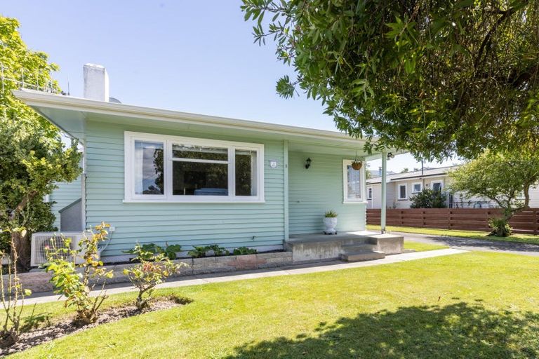 Photo of property in 1 Gardiner Place, Havelock North, 4130