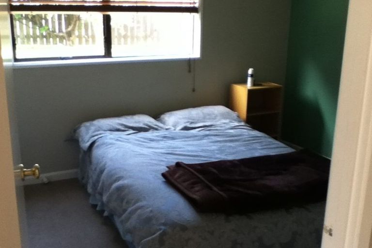 Photo of property in 11 Nimrod Place, Half Moon Bay, Auckland, 2012