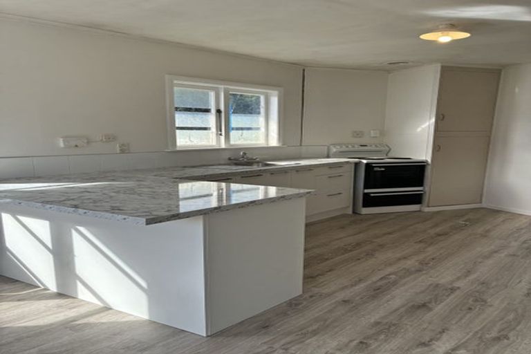 Photo of property in 58 Sutton Crescent, Papakura, 2110