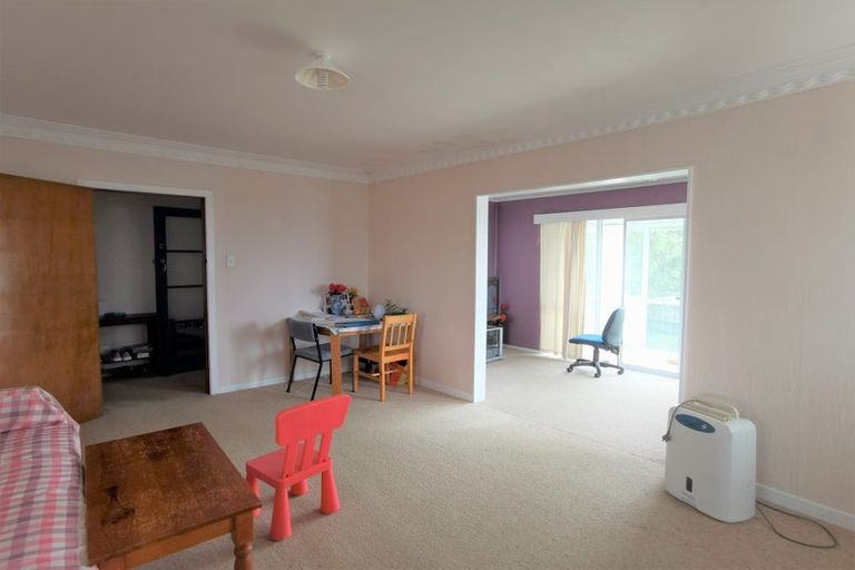 Photo of property in 228 Whitney Street, Blockhouse Bay, Auckland, 0600