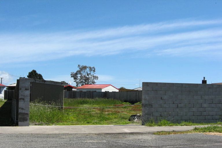 Photo of property in 6 Coates Street, Westport, 7825