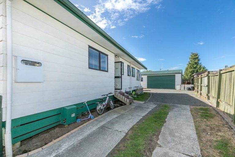 Photo of property in 22 Pringle Place, Nawton, Hamilton, 3200