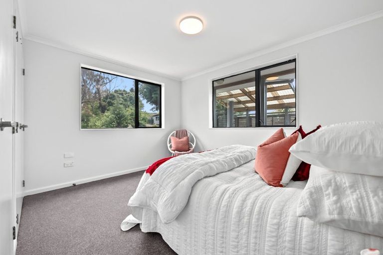 Photo of property in 54 Norana Road, Timberlea, Upper Hutt, 5018