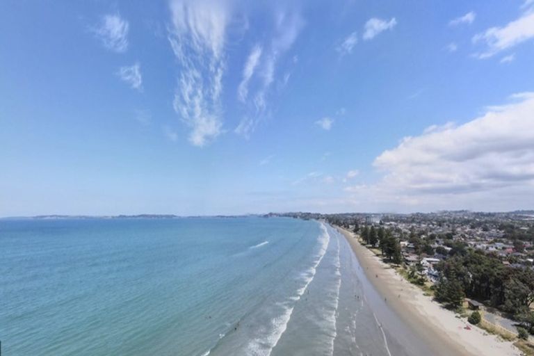 Photo of property in 53 Centreway Road, Orewa, 0931