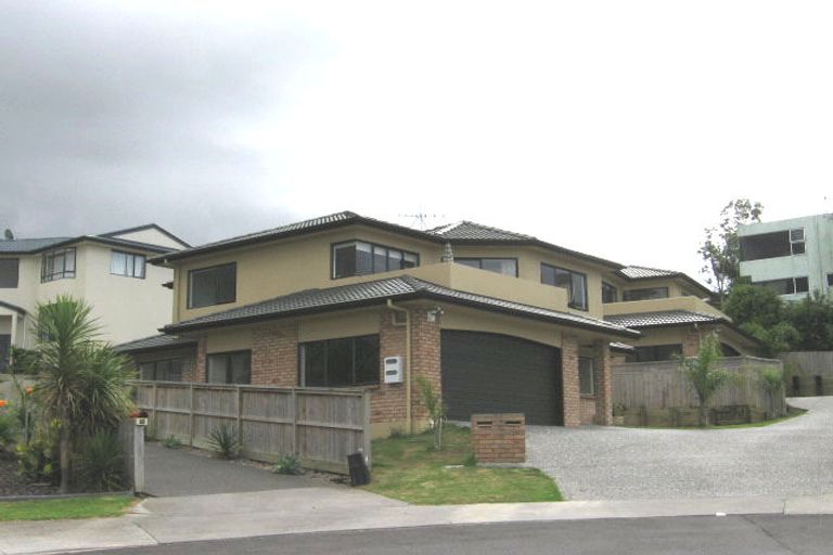 Photo of property in 62a Hogarth Rise, West Harbour, Auckland, 0618