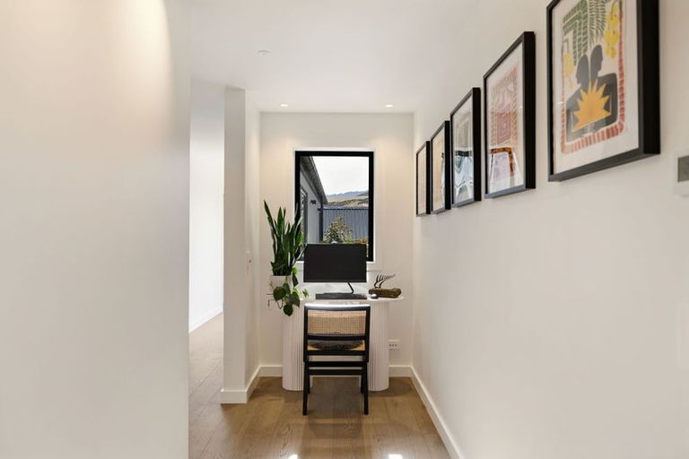 Photo of property in 20 Howden Drive, Jacks Point, 9371