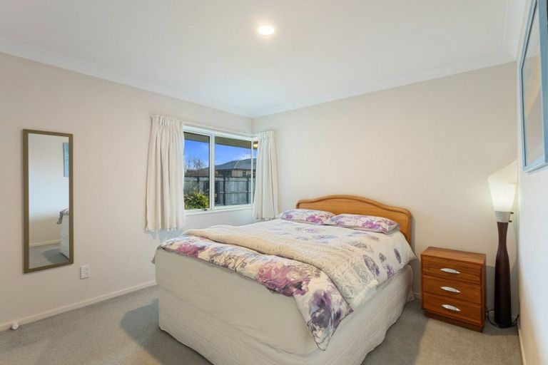 Photo of property in 28 Realm Drive, Paraparaumu, 5032