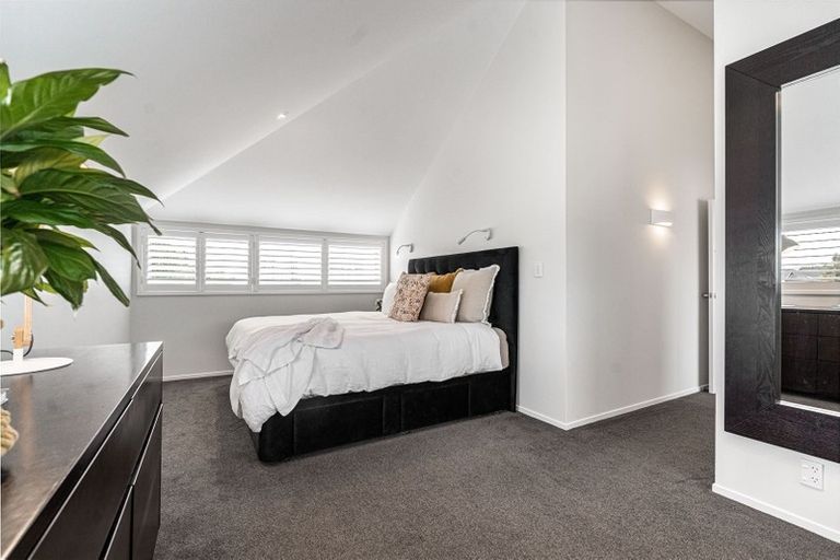Photo of property in 2/54 Norwood Road, Bayswater, Auckland, 0622