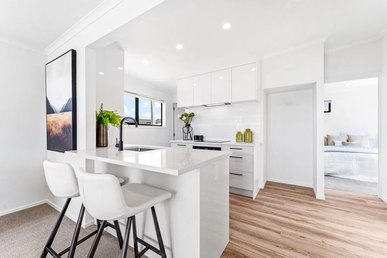 Photo of property in 23 Melandra Road, Stanmore Bay, Whangaparaoa, 0932