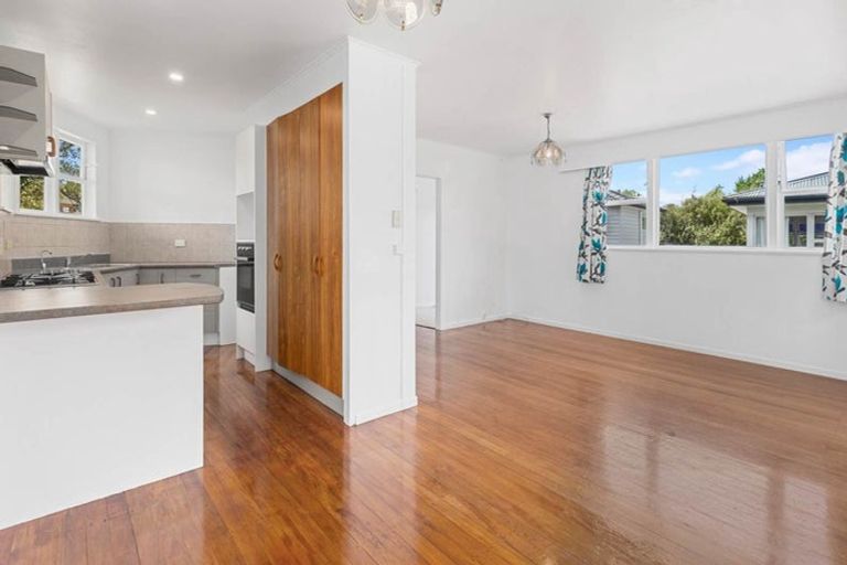 Photo of property in 28 Angelo Avenue, Howick, Auckland, 2014