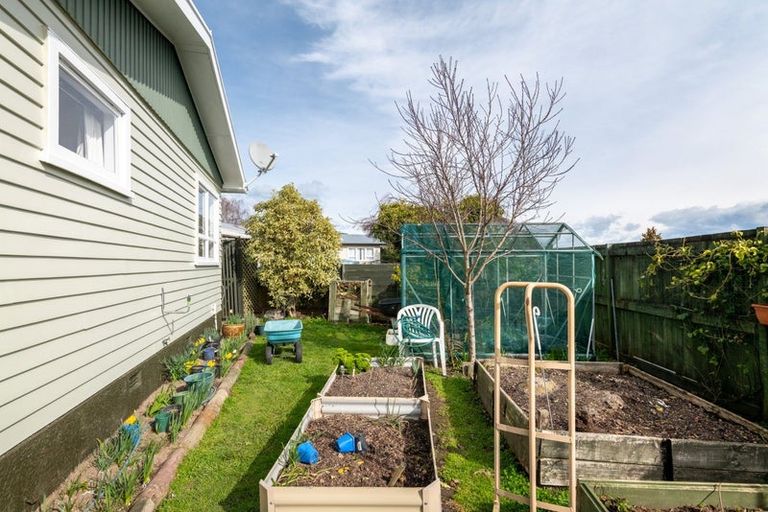 Photo of property in 2 Shelley Crescent, Stoke, Nelson, 7011