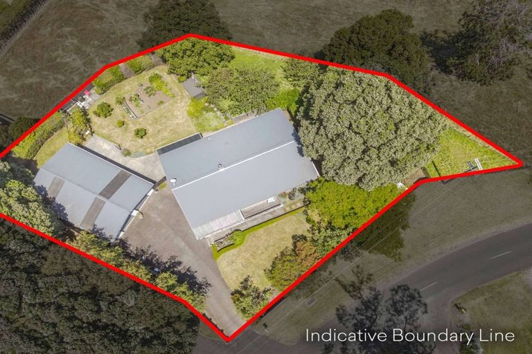 Photo of property in 18 Pickwick Road, Otamatea, Whanganui, 4571