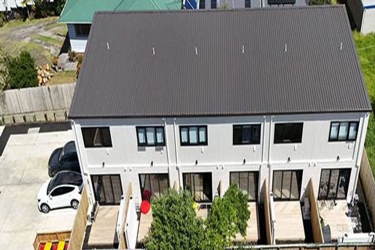 Photo of property in 7/15 Toru Street, Te Atatu Peninsula, Auckland, 0610