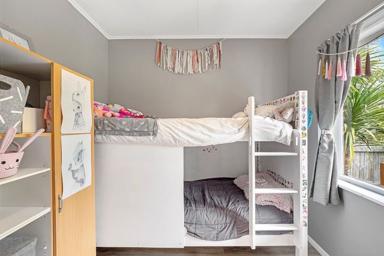 Photo of property in 17 Argyle Avenue, Levin, 5510