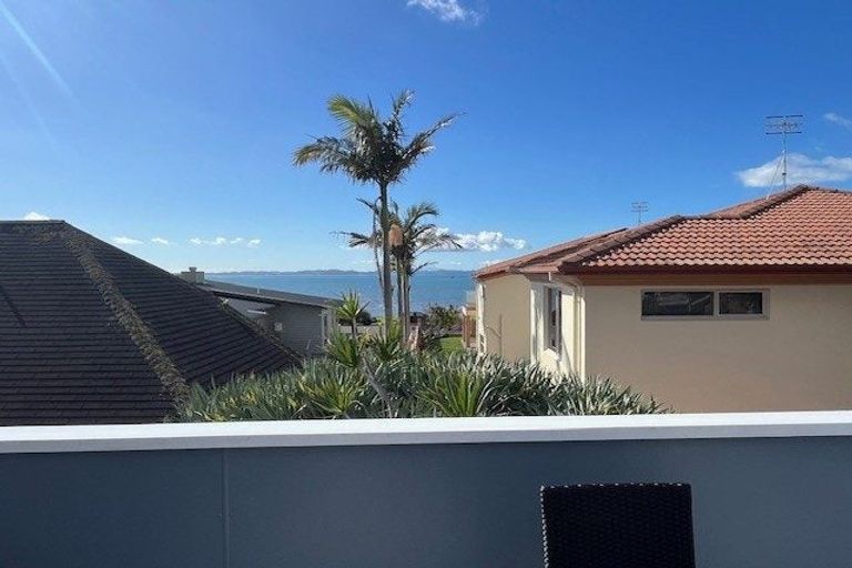 Photo of property in 49b The Esplanade, Eastern Beach, Auckland, 2012